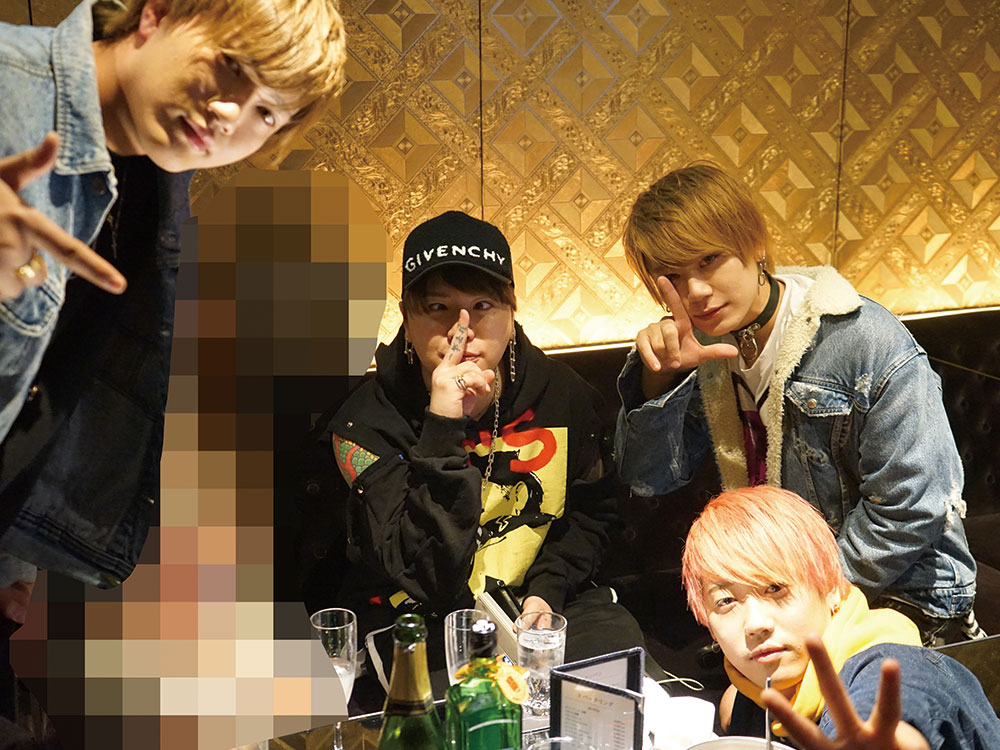 講談社待ち受け　月額会員制　公式当選品　非売品ストラップ　エアギア　日本限定 ホストクラブ AIR (エアー)-トピックス詳細